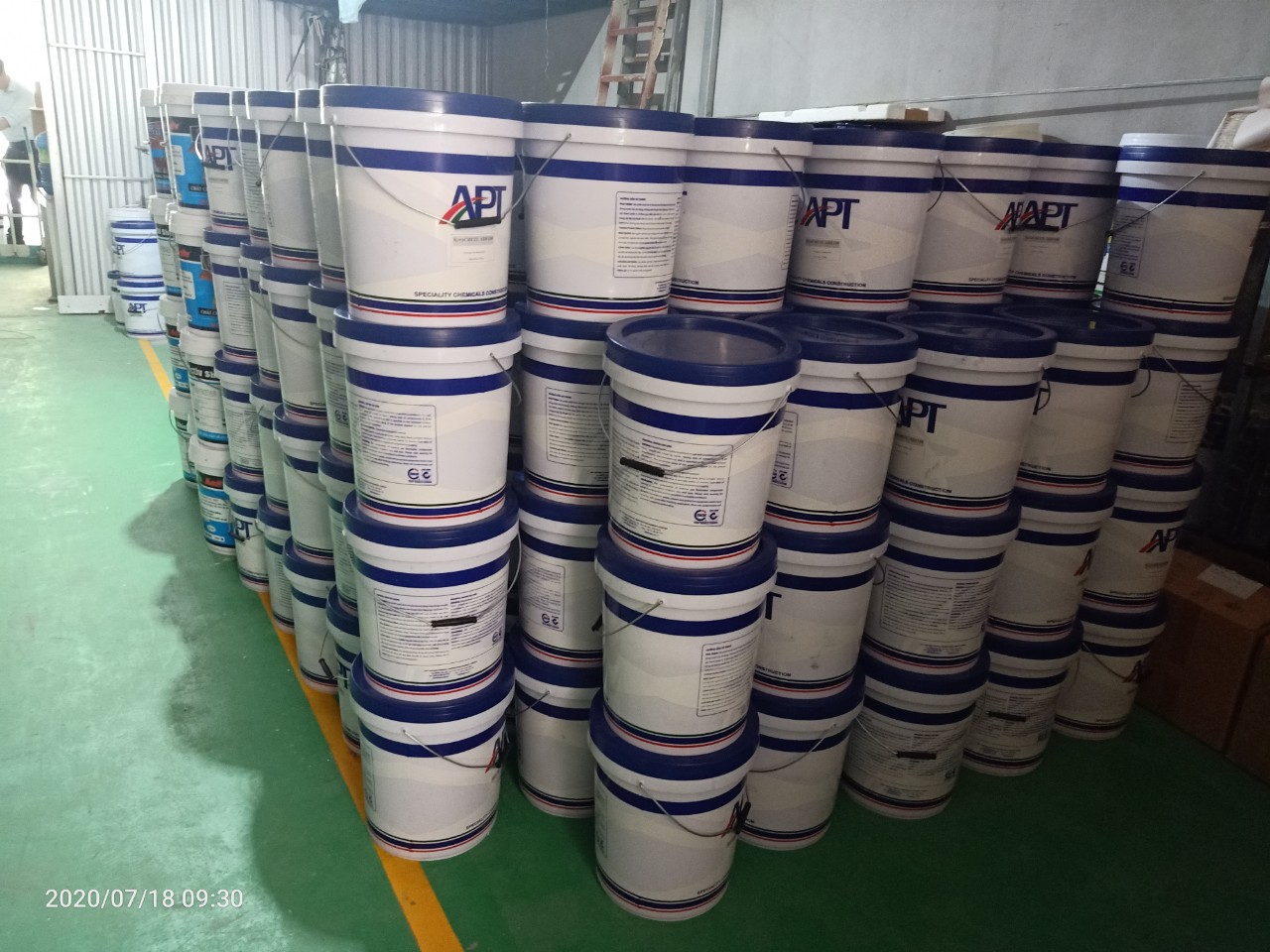 Sơn sàn Epoxy chất lượng cao từ các thương hiệu KCC, APT, Jotun - Giải pháp hoàn hảo cho công trình 