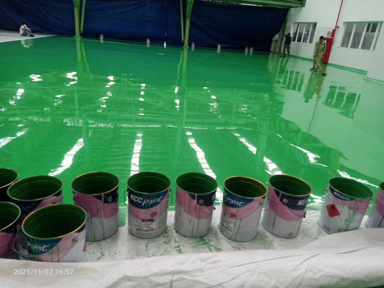 Sơn sàn Epoxy chất lượng cao từ các thương hiệu KCC, APT, Jotun - Giải pháp hoàn hảo cho công trình 